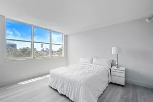 137 Golden Isles Dr, Hallandale Beach, FL 33009 - Photo 9