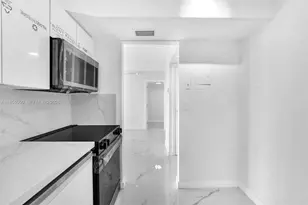 20335 W Country Club Dr, Aventura, FL 33180 - Photo 7