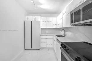 20335 W Country Club Dr, Aventura, FL 33180 - Photo 9