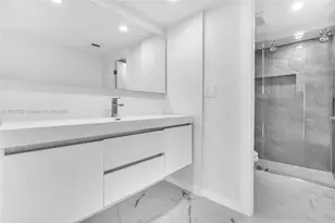 20335 W Country Club Dr, Aventura, FL 33180 - Photo 11