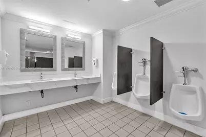 511 SE 5th Ave (Restaurant), Fort Lauderdale, FL 33301 - Photo 45