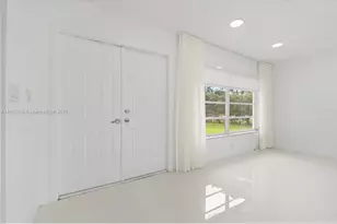 1910 NW 36th St, Oakland Park, FL 33309 - Photo 39