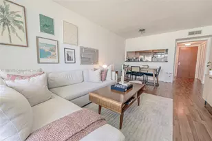 31 SE 5th St, Miami, FL 33131 - Photo 13