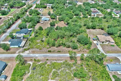 805 Lincoln Ave, Lehigh Acres, FL 33972 - Photo 15