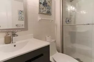 581 Blue Heron Dr, Hallandale Beach, FL 33009 - Photo 19