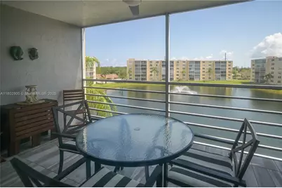 401 SE 3rd St #403, Dania Beach, FL 33004 - Photo 17