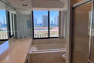 1000 Island Blvd, Aventura, FL 33160 - Photo 9