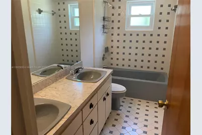 1725 Tanglewood Dr, Kissimmee, FL 34746 - Photo 11