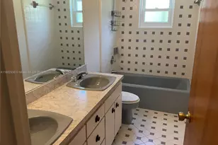 1725 Tanglewood Dr, Kissimmee, FL 34746 - Photo 11