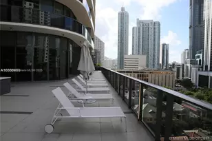 55 SW 9th St, Miami, FL 33130 - Photo 11