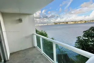 1301 NE Miami Gardens Dr, Miami, FL 33179 - Photo 1