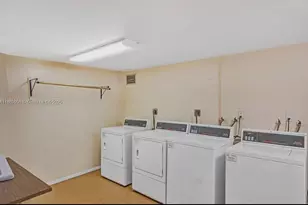 1301 NE Miami Gardens Dr, Miami, FL 33179 - Photo 13