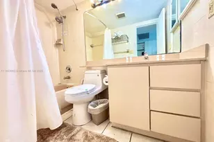 19201 Collins Ave, Sunny Isles Beach, FL 33160 - Photo 17