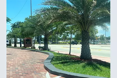 5225 Collins Ave #914, Miami Beach, FL 33140 - Photo 39