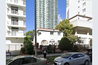 437 NE 30th St, Miami, FL 33137 - Photo 1