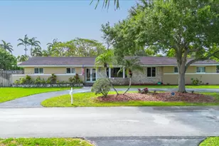 9750 SW 143rd Dr, Miami, FL 33176 - Photo 1