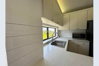 16919 N Bay Rd #617, Sunny Isles Beach, FL 33160 - Photo 5