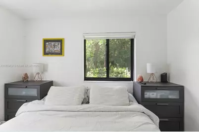 1330 NE 155th St, North Miami Beach, FL 33162 - Photo 21