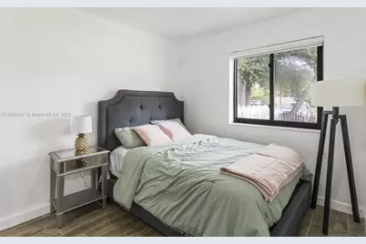 1330 NE 155th St, North Miami Beach, FL 33162 - Photo 7