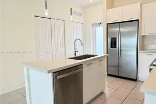 8167 NW 41st St, Doral, FL 33166 - Photo 5