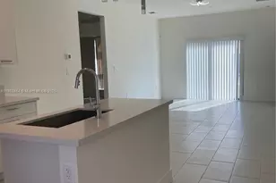 8167 NW 41st St, Doral, FL 33166 - Photo 9