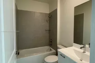 8167 NW 41st St, Doral, FL 33166 - Photo 23