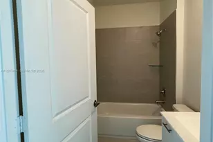 8167 NW 41st St, Doral, FL 33166 - Photo 21