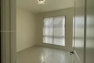 8167 NW 41st St, Doral, FL 33166 - Photo 11