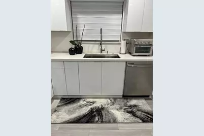 3195 W 10th Ave, Hialeah, FL 33012 - Photo 7