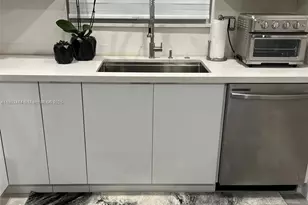 3195 W 10th Ave, Hialeah, FL 33012 - Photo 7