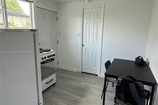 3195 W 10th Ave, Hialeah, FL 33012 - Photo 11