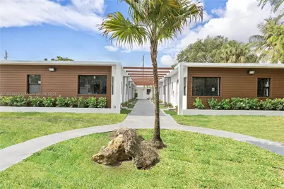 1946 Pierce St #8, Hollywood, FL 33020 - Photo 13