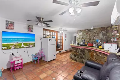 788 W 32nd St, Hialeah, FL 33012 - Photo 5