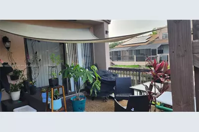 12305 NW 11th Ct, Pembroke Pines, FL 33026 - Photo 9