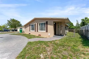 2071 SW 68th Way, Miramar, FL 33023 - Photo 3
