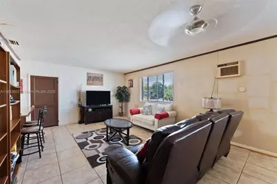 2071 SW 68th Way, Miramar, FL 33023 - Photo 7