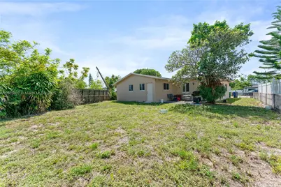 2071 SW 68th Way, Miramar, FL 33023 - Photo 25