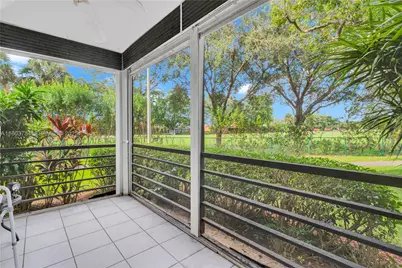 1400 Saint Charles Pl #L4, Pembroke Pines, FL 33026 - Photo 31