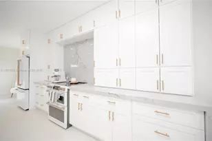 15282 SW 173rd Ln, Miami, FL 33187 - Photo 5