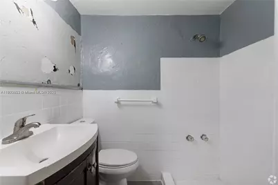 420 78th #5, Miami Beach, FL 33141 - Photo 3