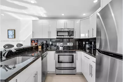 2301 Collins Ave. #727, Miami Beach, FL 33139 - Photo 11