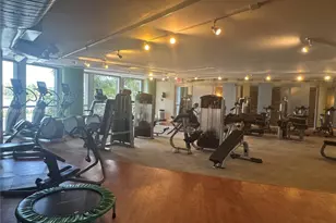 2641 N Flamingo Rd, Sunrise, FL 33323 - Photo 25