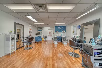 Stylish Beauty Salon in Prime Tamiami Park/Fiu Campus Area, Miami, FL 33165 - Photo 1