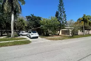 2724 Cleveland St, Hollywood, FL 33020 - Photo 3