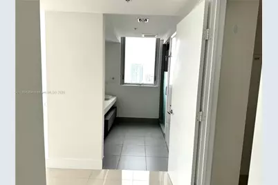 92 SW 3rd St #1605, Miami, FL 33130 - Photo 5