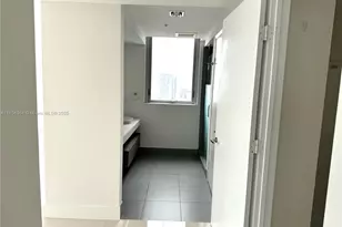 92 SW 3rd St, Miami, FL 33130 - Photo 5