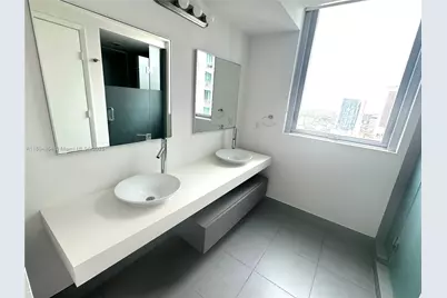 92 SW 3rd St #1605, Miami, FL 33130 - Photo 7