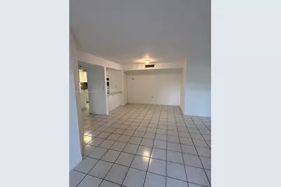 927 NE 199th St #102, Miami, FL 33179 - Photo 9