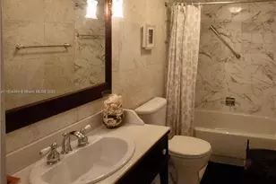 2555 Collins Ave, Miami Beach, FL 33140 - Photo 13