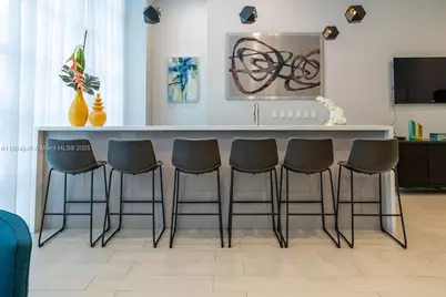 665 NE 25th St #405, Miami, FL 33137 - Photo 25